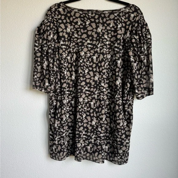 A Love Story Black and Champagne Patterned Blouse - Picture 2 of 3